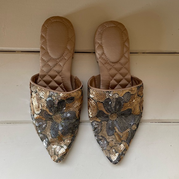 Birdies The Dove In Petal Gold and Silver Sequin - Size 7.5 - Picture 1 of 6